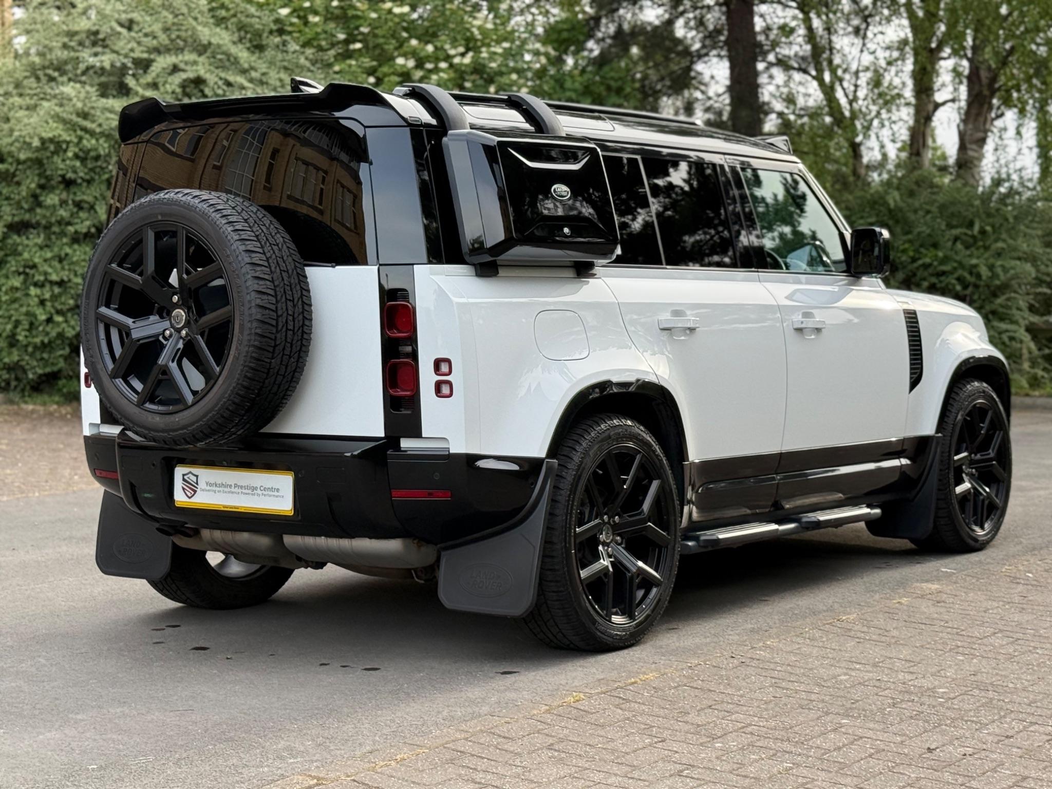 Land Rover Defender 110