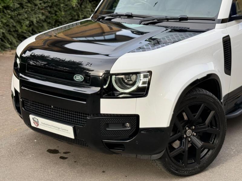 Land Rover Defender 110
