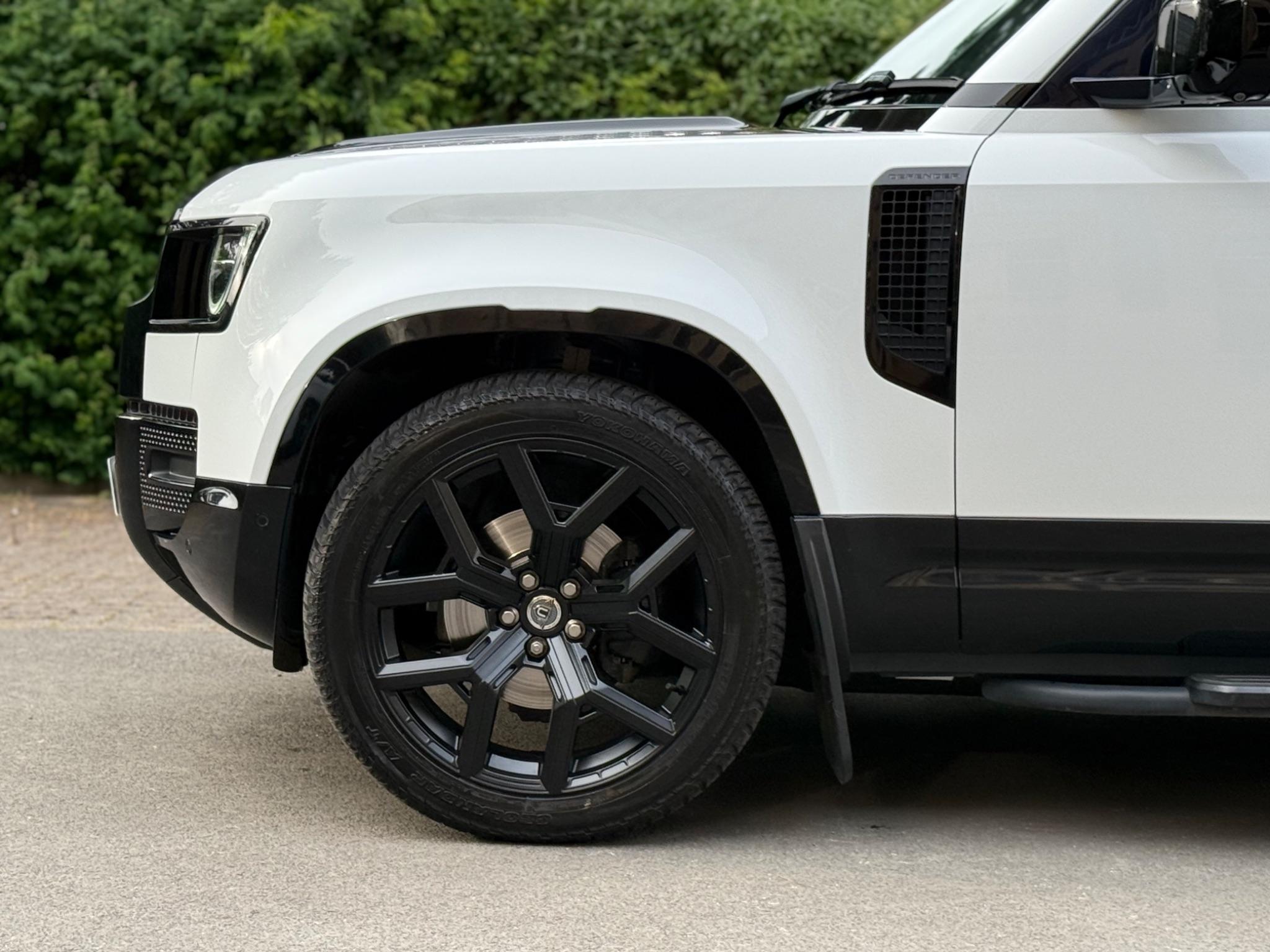 Land Rover Defender 110