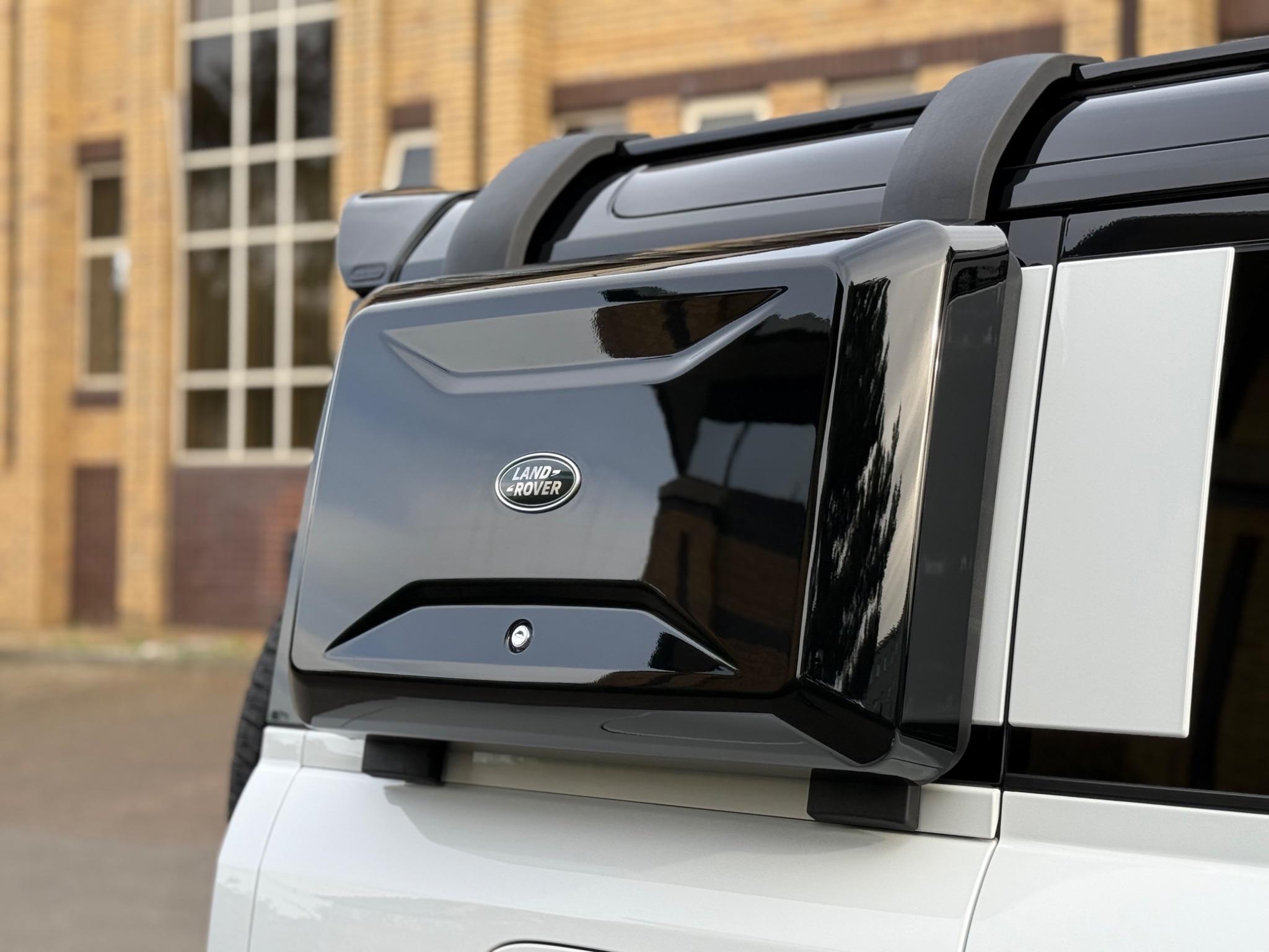 Land Rover Defender 110