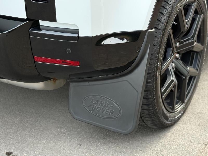 Land Rover Defender 110