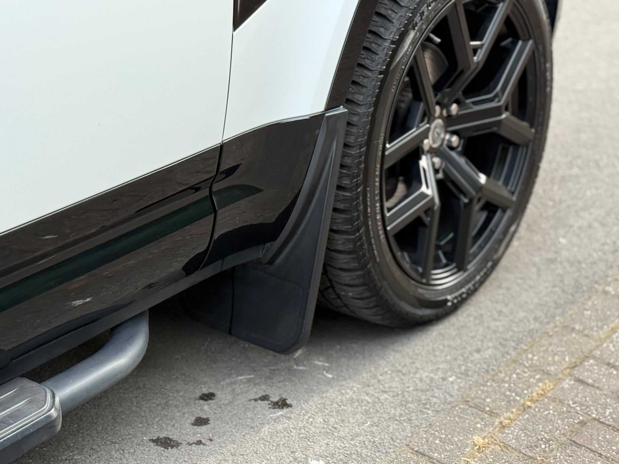 Land Rover Defender 110