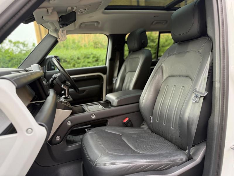 Land Rover Defender 110