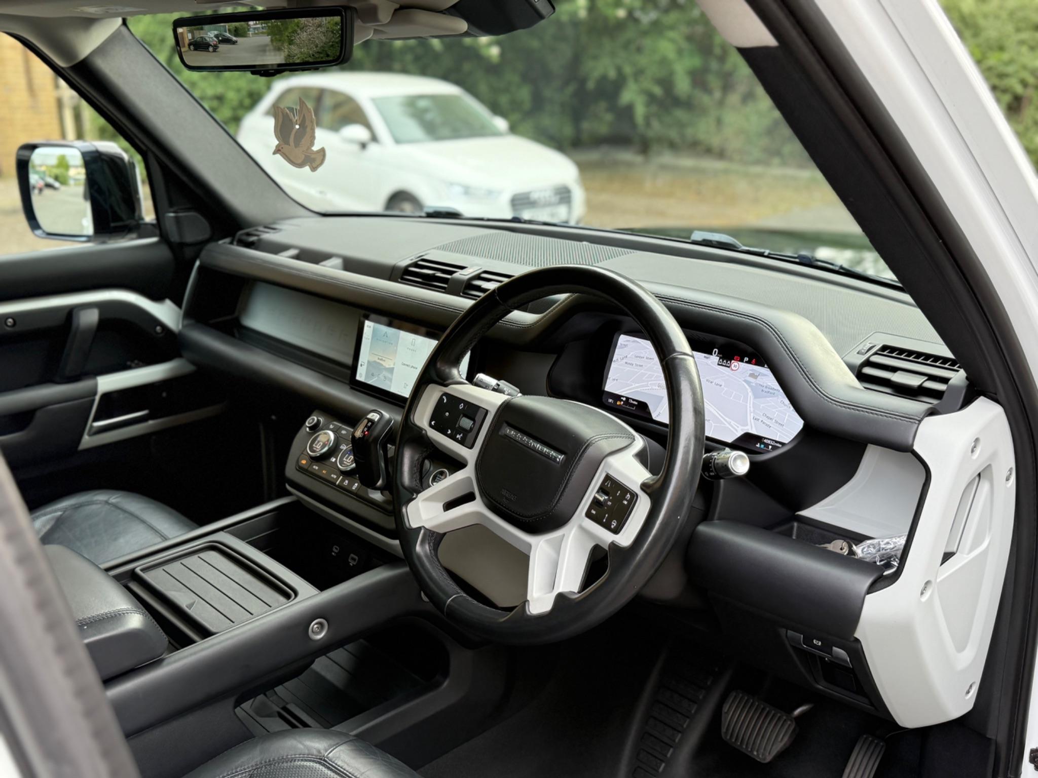 Land Rover Defender 110