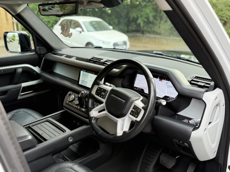 Land Rover Defender 110