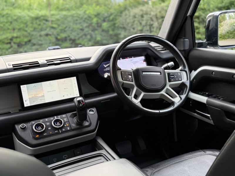 Land Rover Defender 110