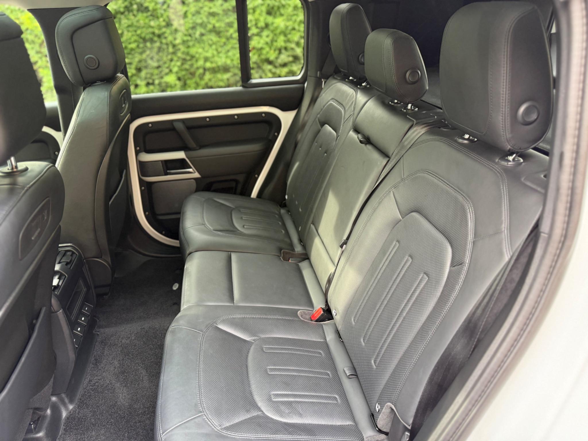 Land Rover Defender 110