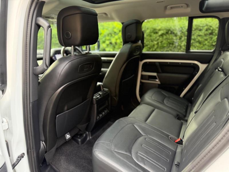 Land Rover Defender 110