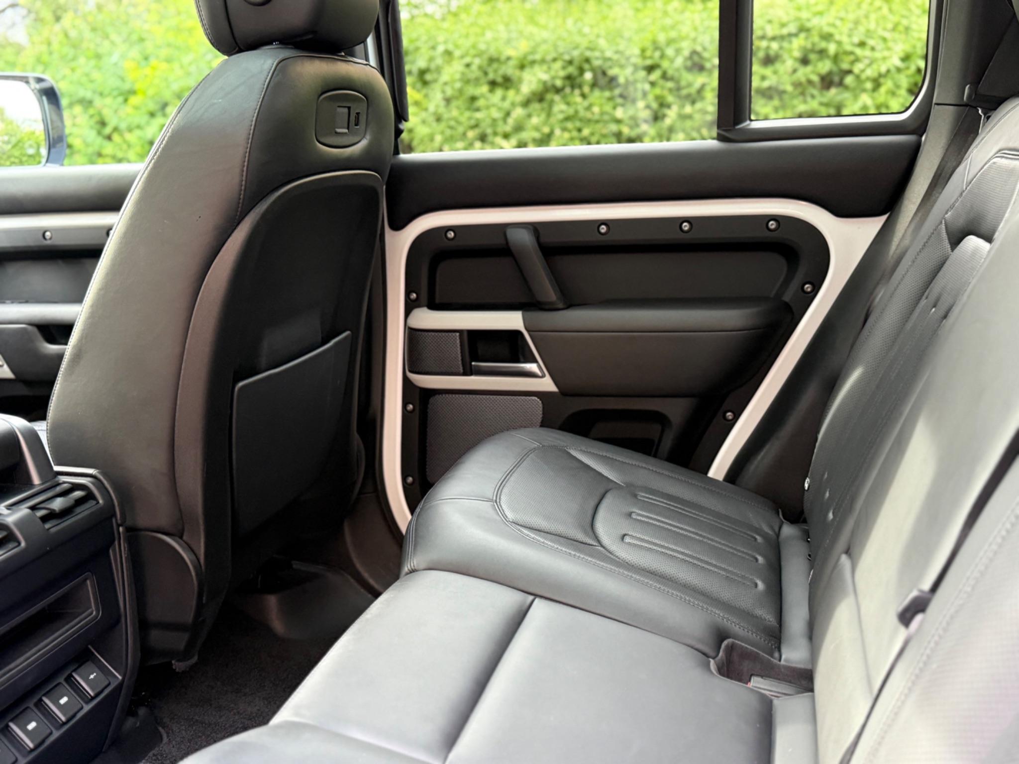 Land Rover Defender 110