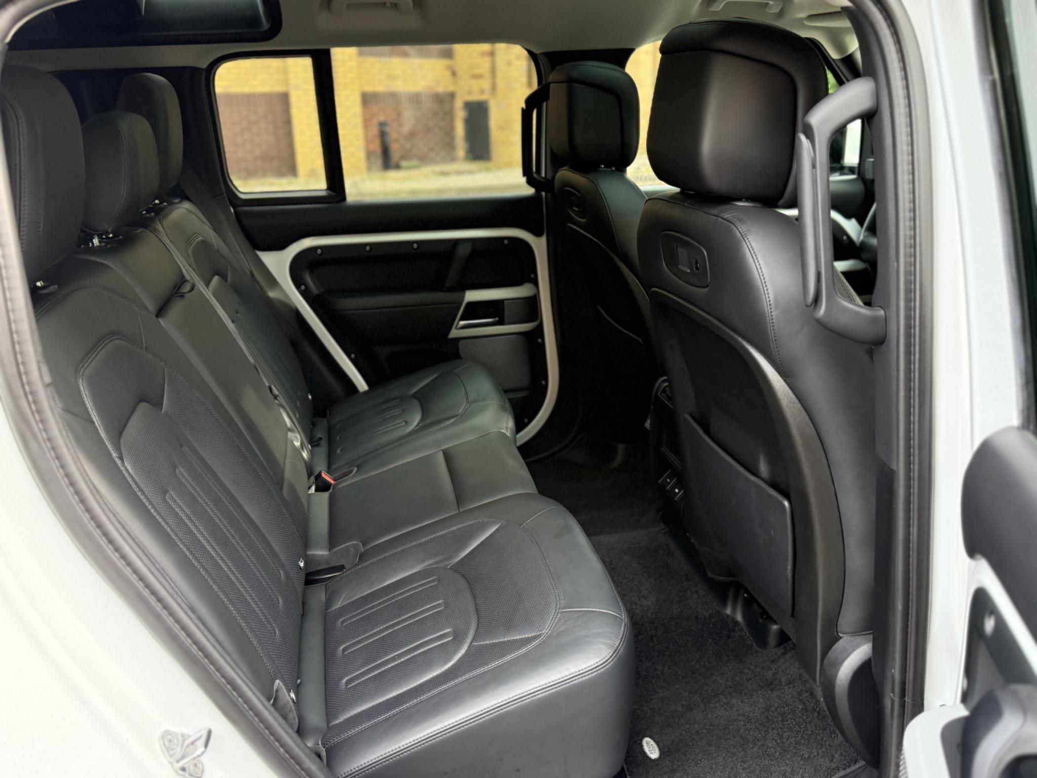 Land Rover Defender 110