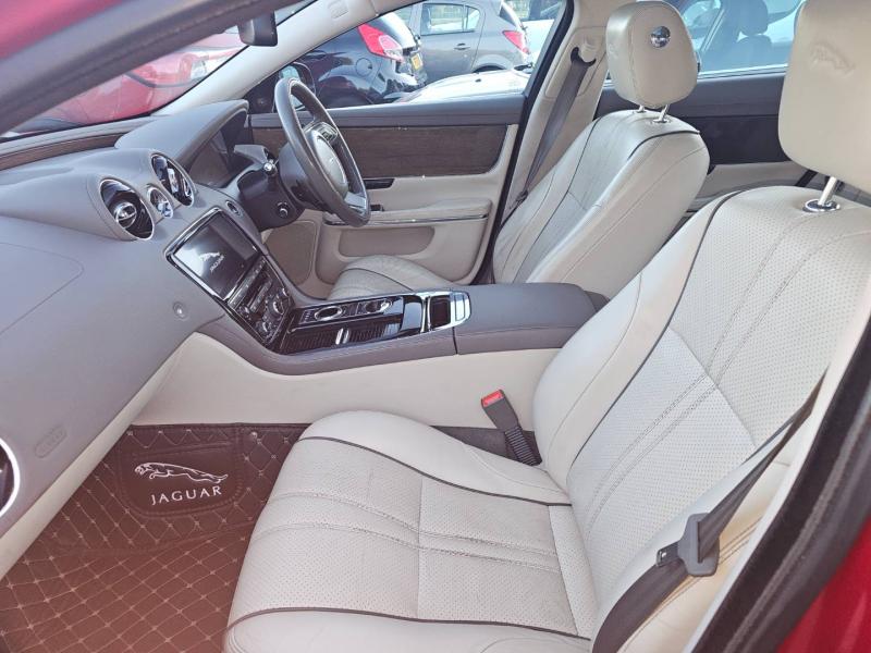 Jaguar Xj