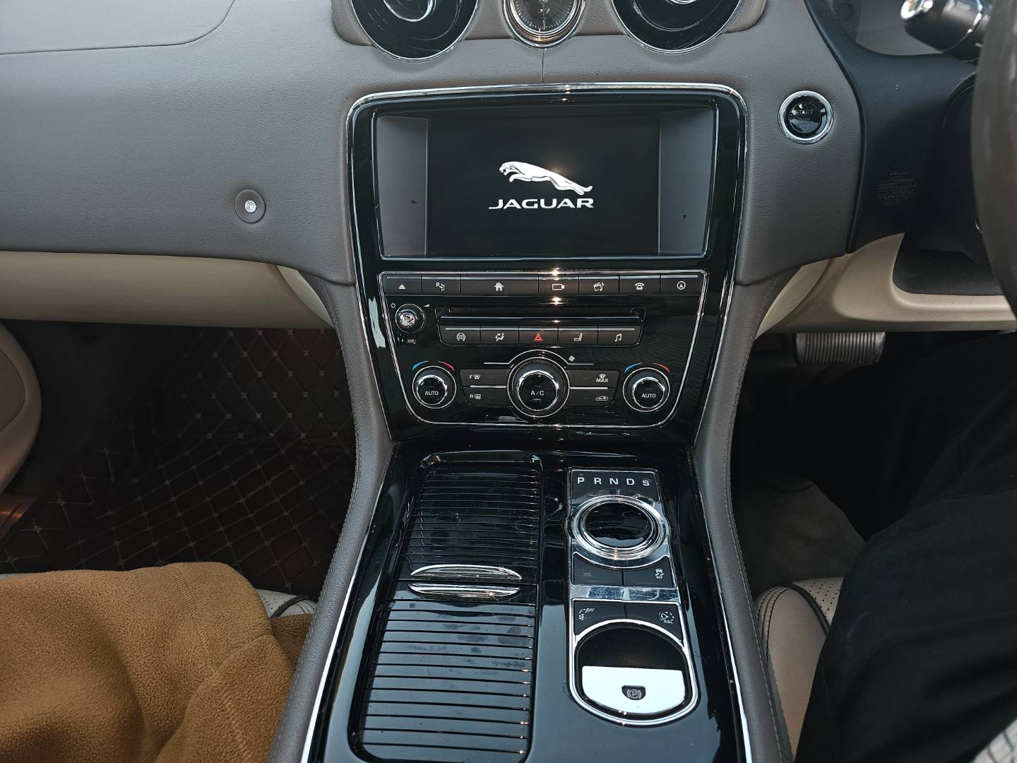 Jaguar Xj
