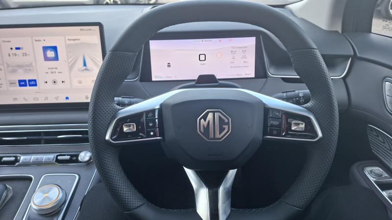 MG Motor UK MGS6
