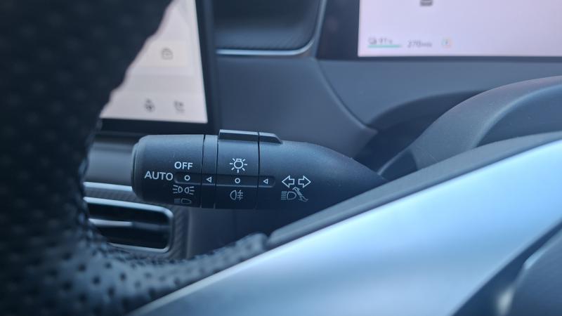 MG Motor UK MGS6