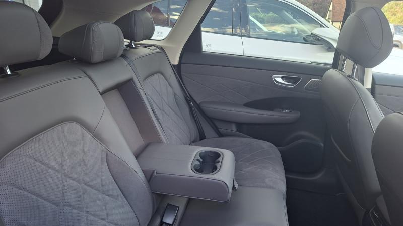 MG Motor UK MGS6