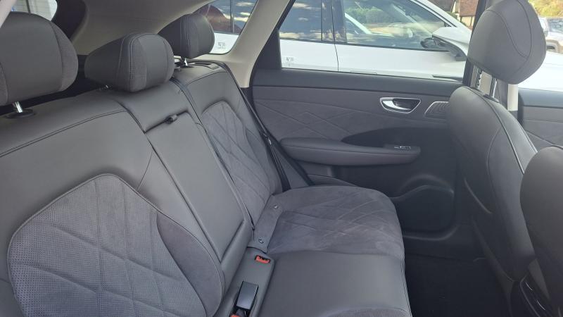 MG Motor UK MGS6