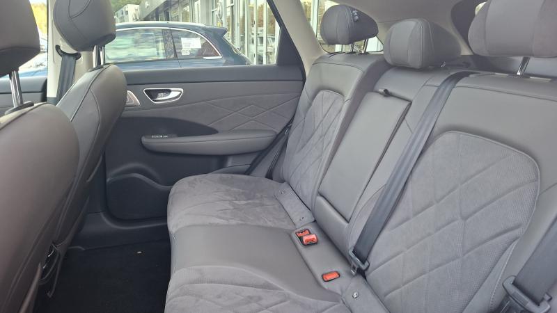 MG Motor UK MGS6