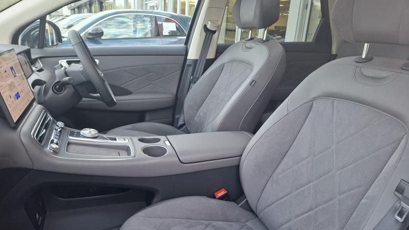 MG Motor UK MGS6