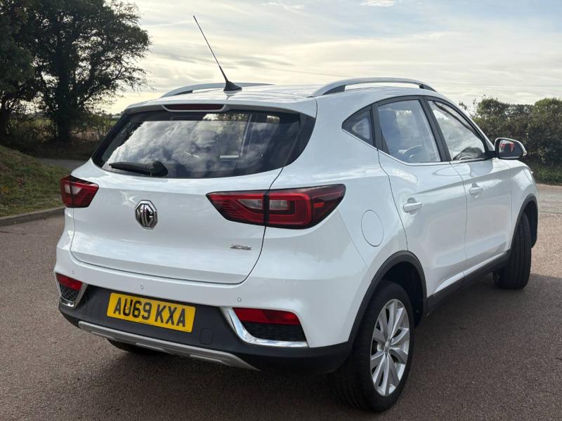 MG ZS