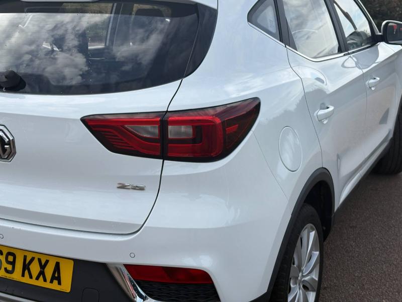 MG ZS