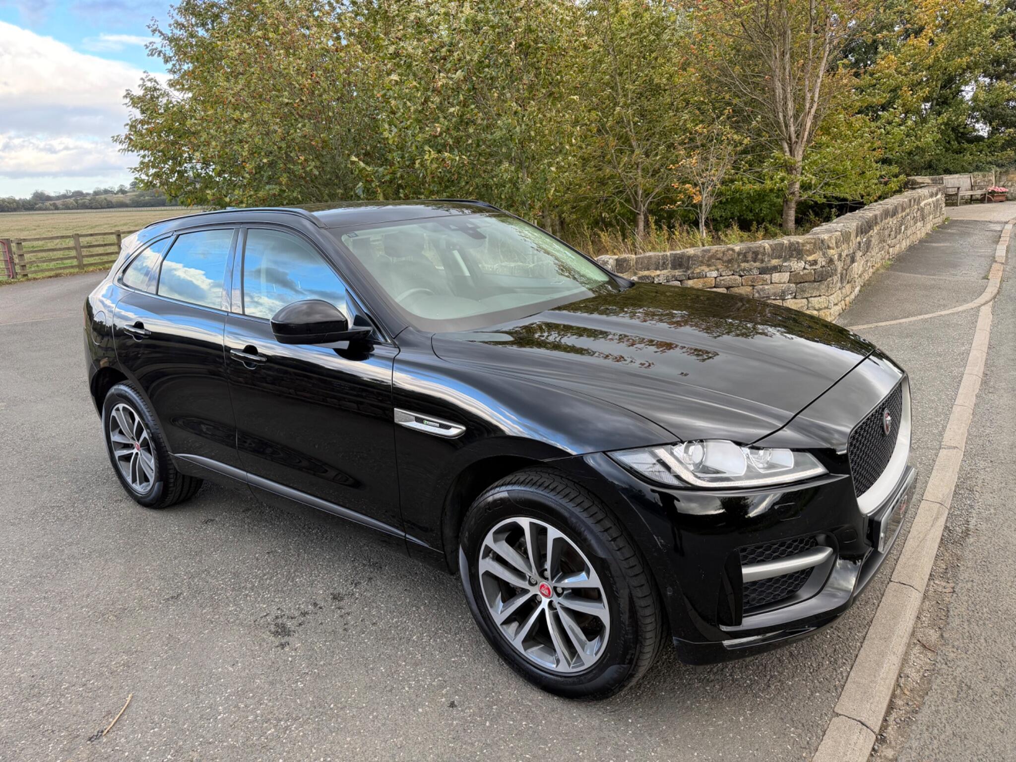 Jaguar F-Pace