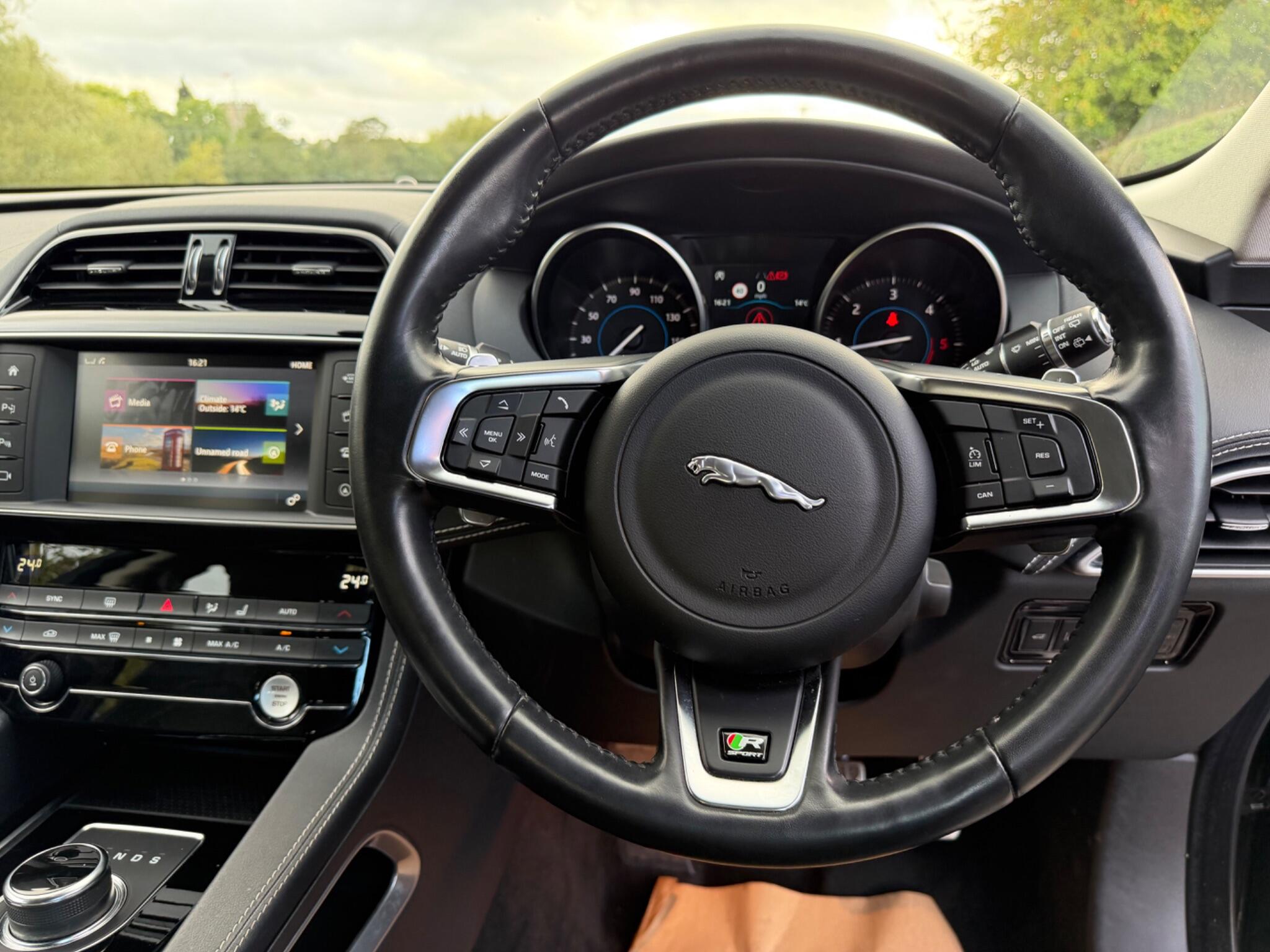 Jaguar F-Pace
