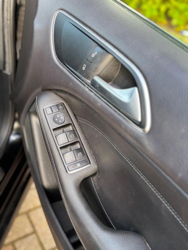 Mercedes-Benz B Class