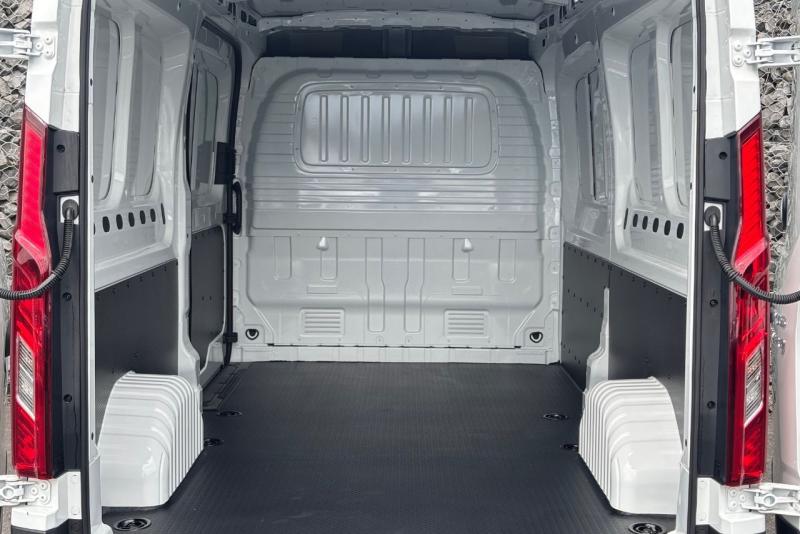 Maxus Deliver 9
