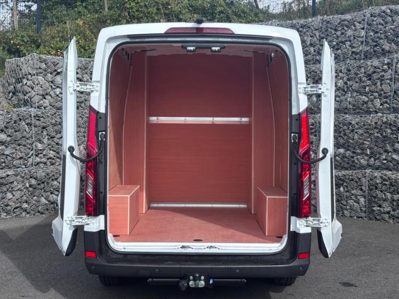 Maxus Deliver 9