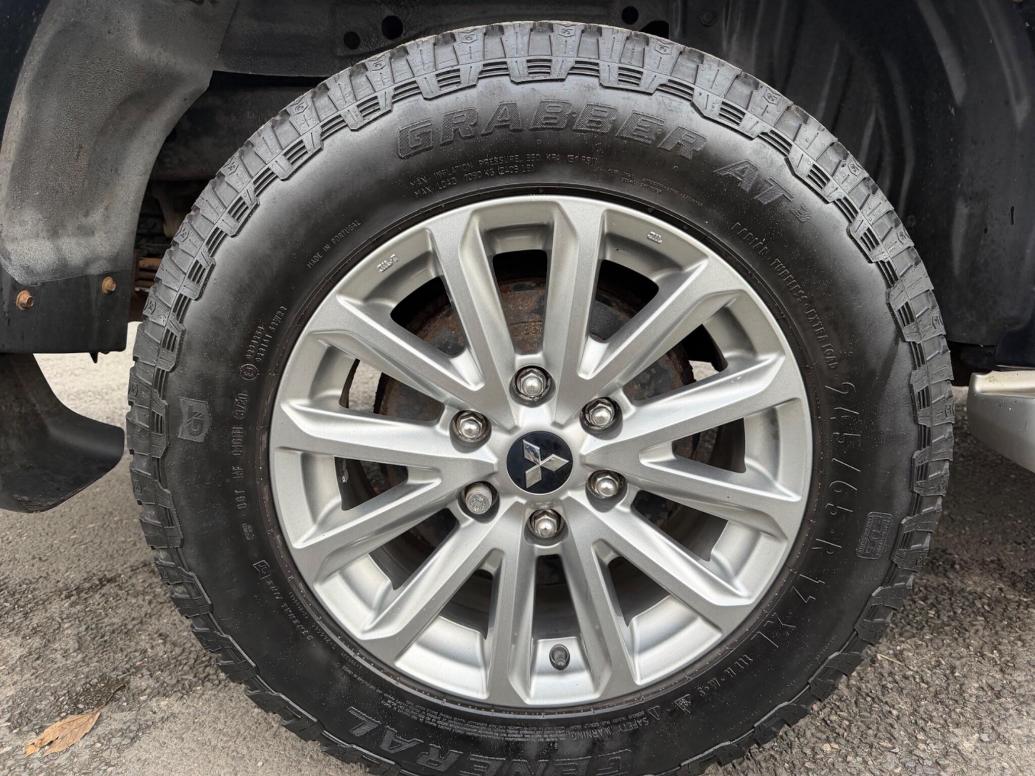 Mitsubishi L200