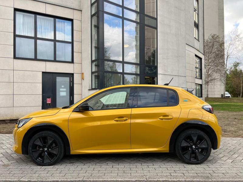 Peugeot e-208