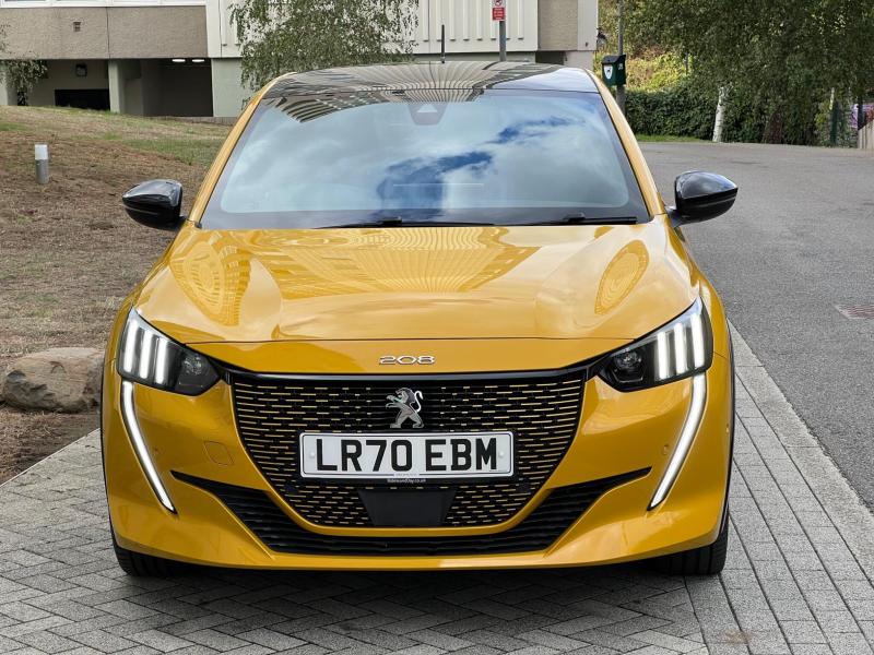 Peugeot e-208