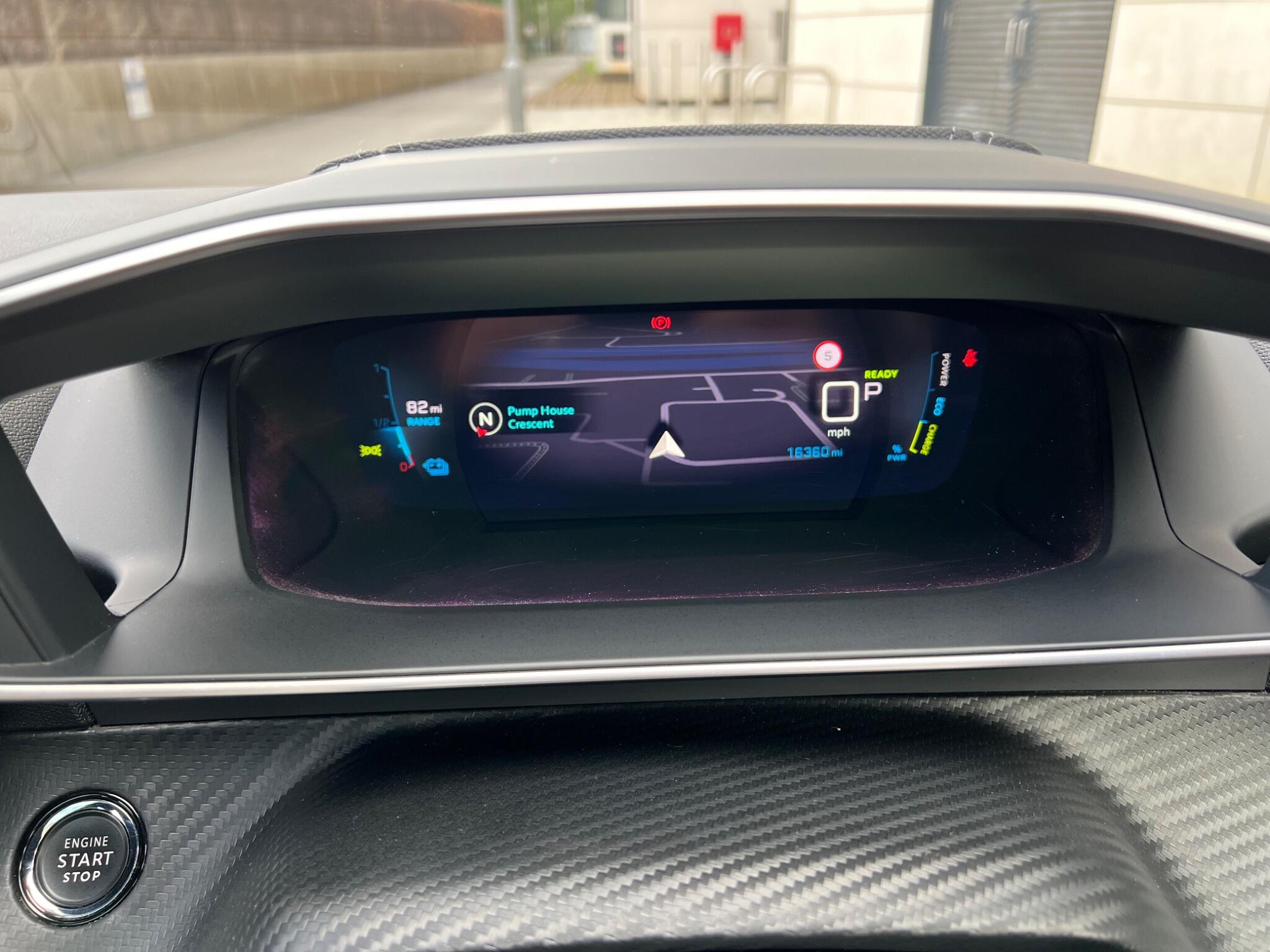 Peugeot e-208