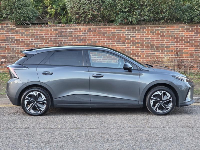 MG Motor UK Mg4