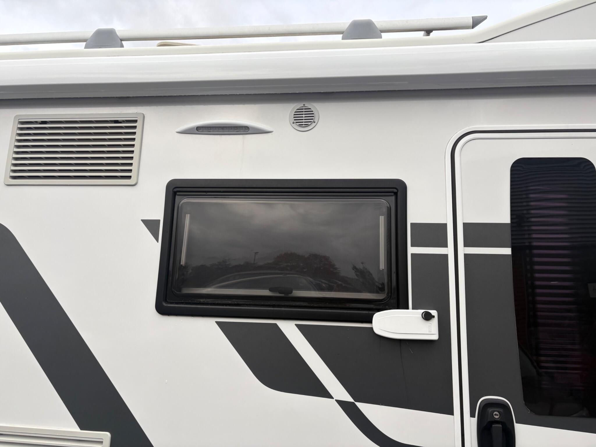 Adria Coral XL