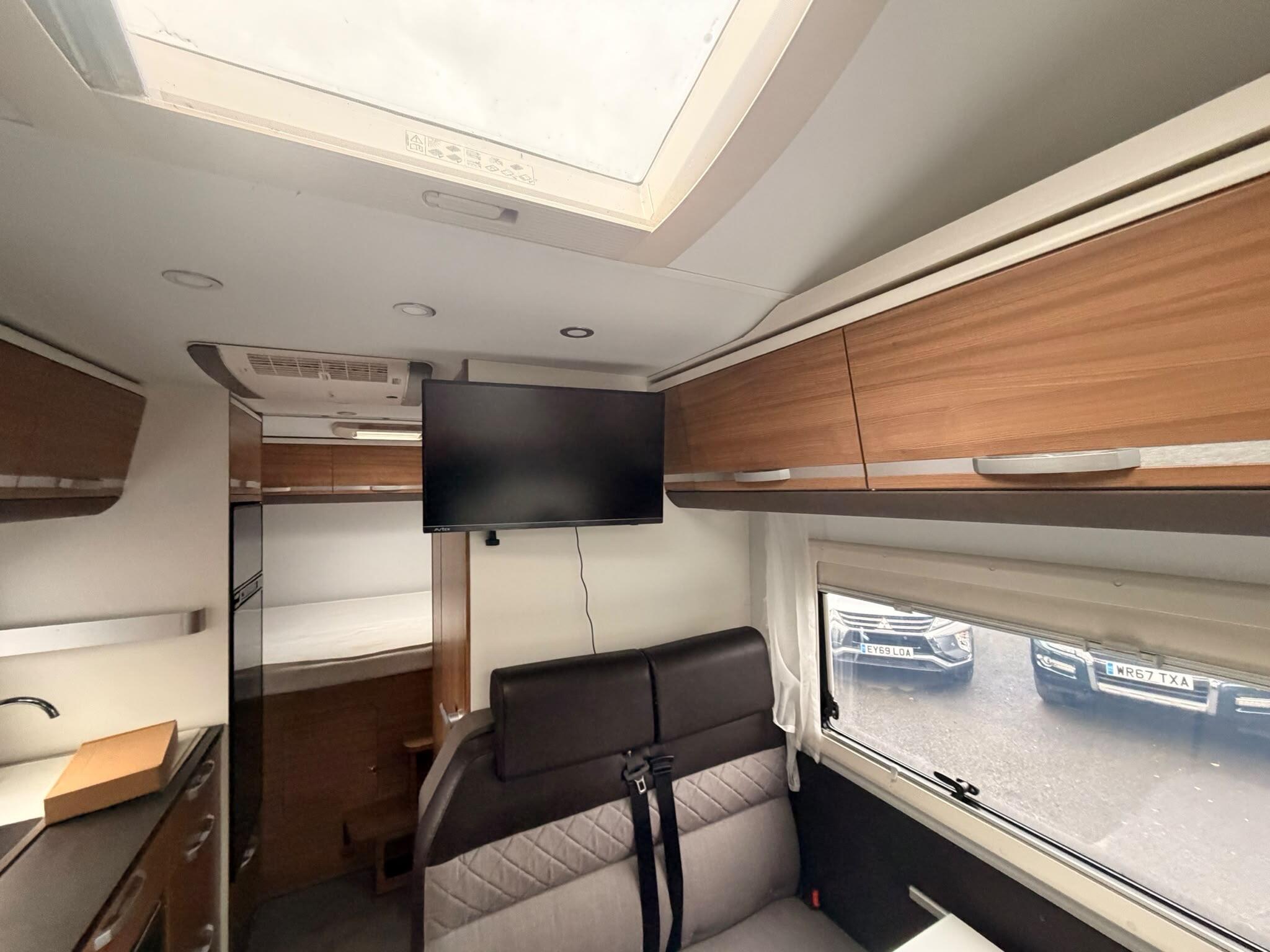 Adria Coral XL