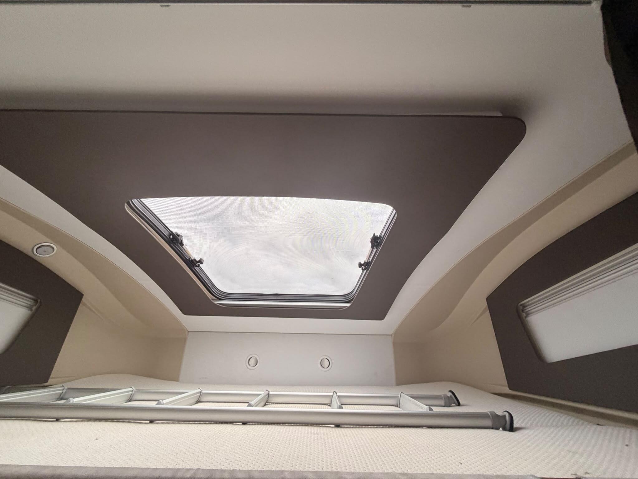 Adria Coral XL