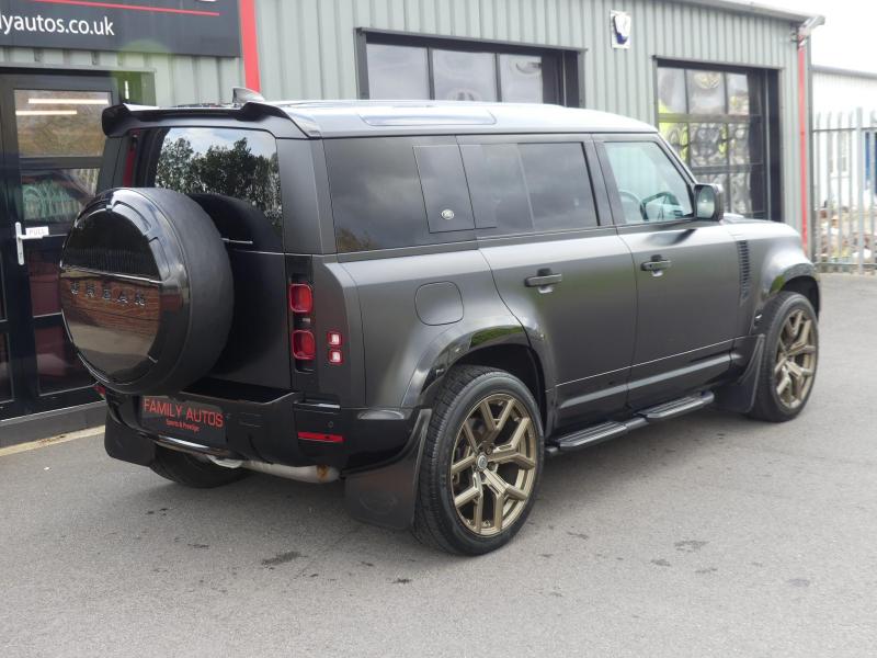 Land Rover Defender 110
