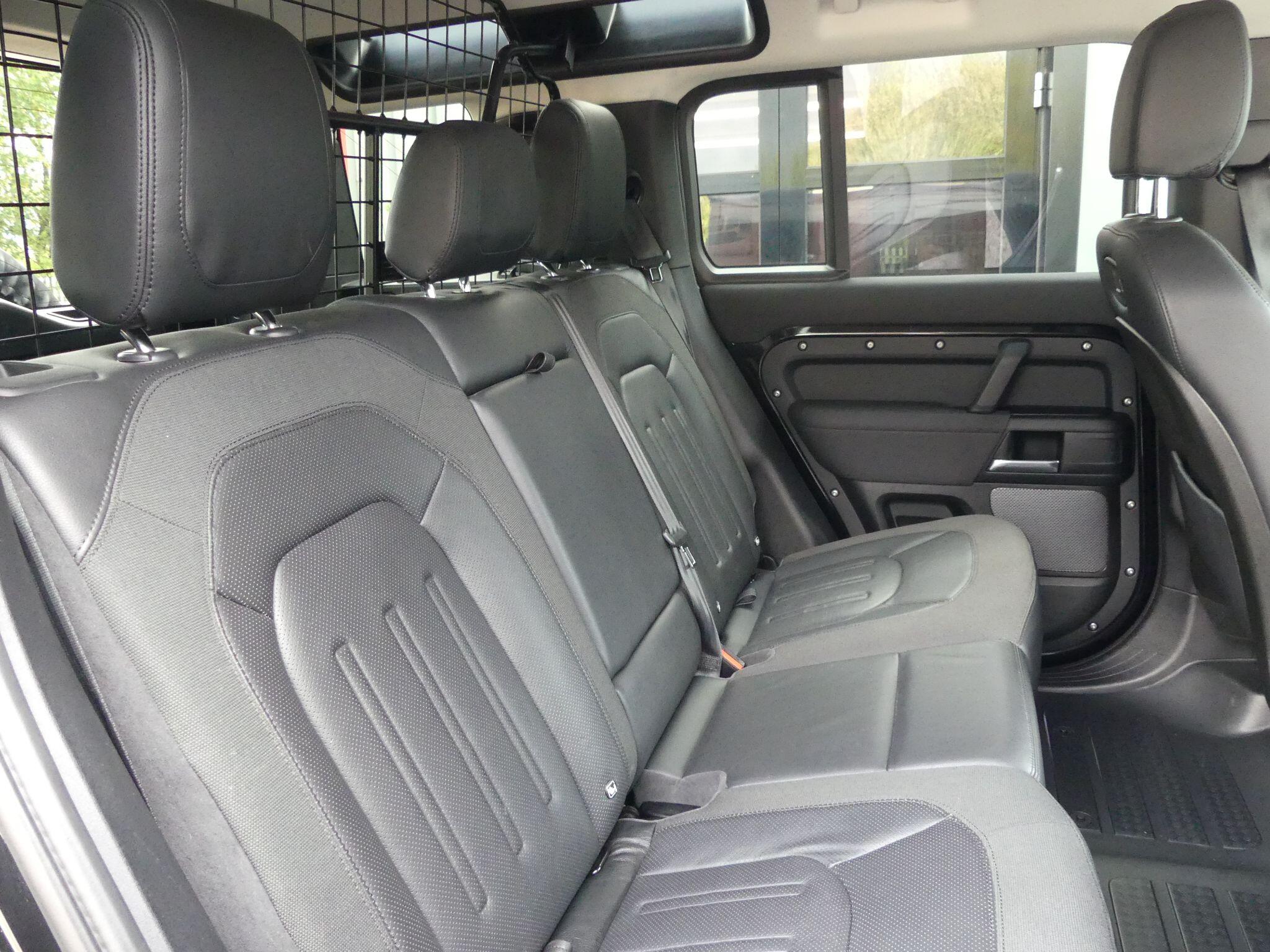 Land Rover Defender 110