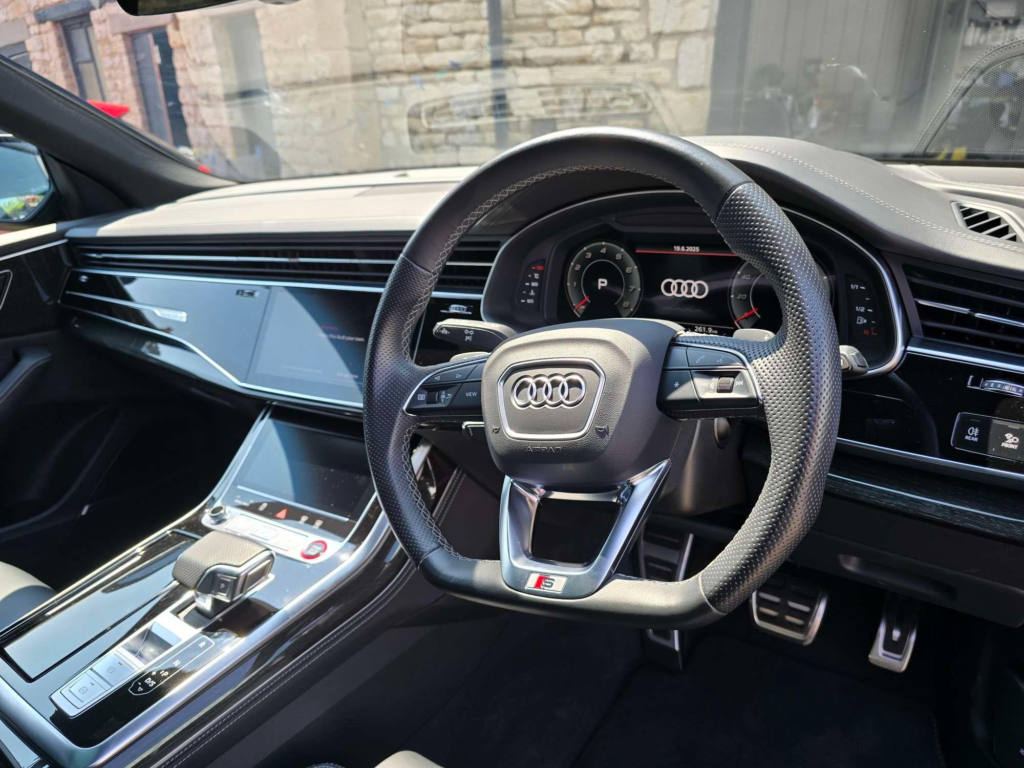 Audi Q8