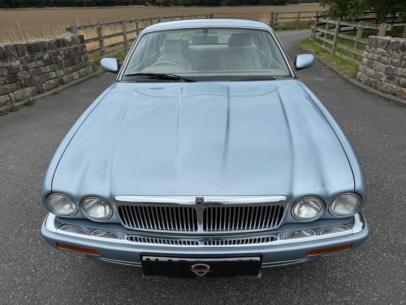 Jaguar Xj