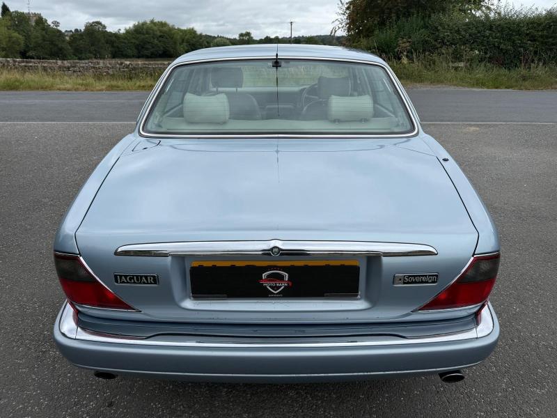 Jaguar Xj