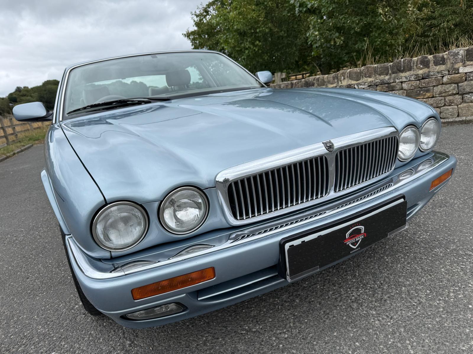 Jaguar Xj