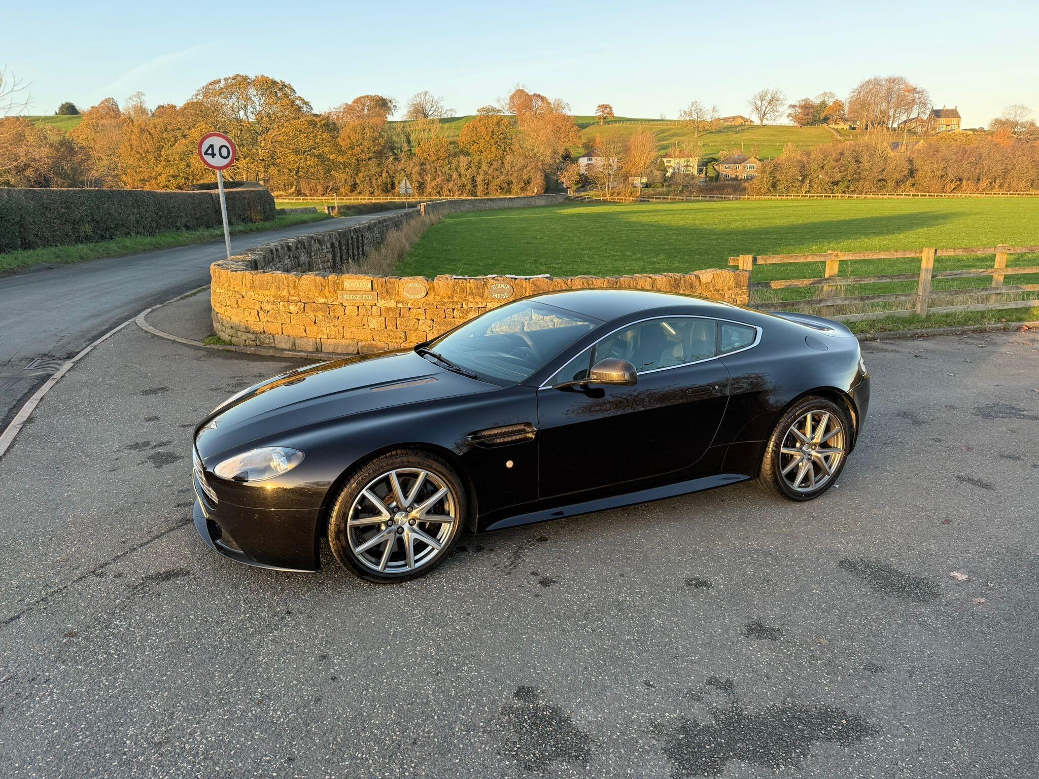 Aston Martin Vantage