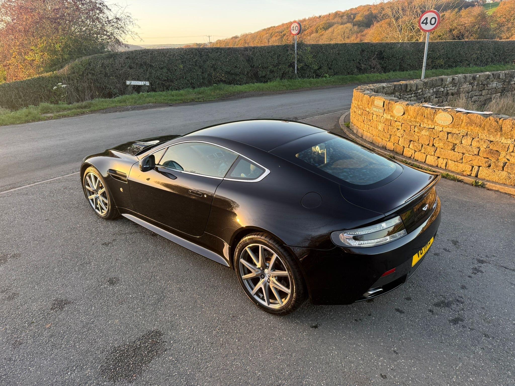 Aston Martin Vantage
