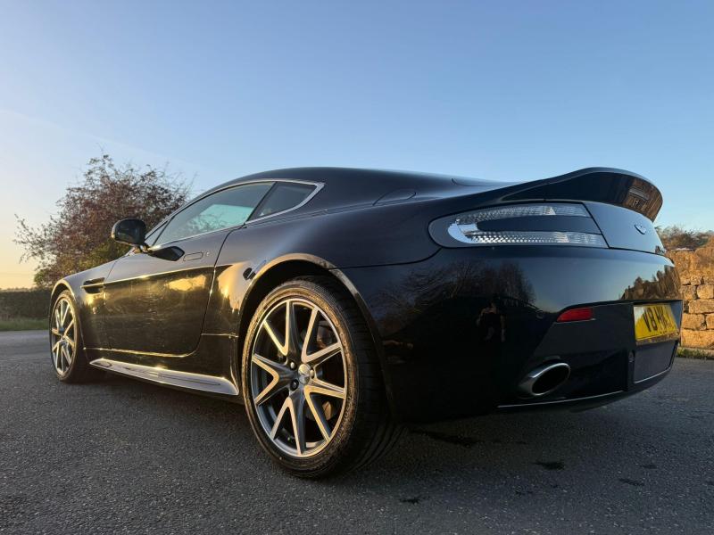 Aston Martin Vantage