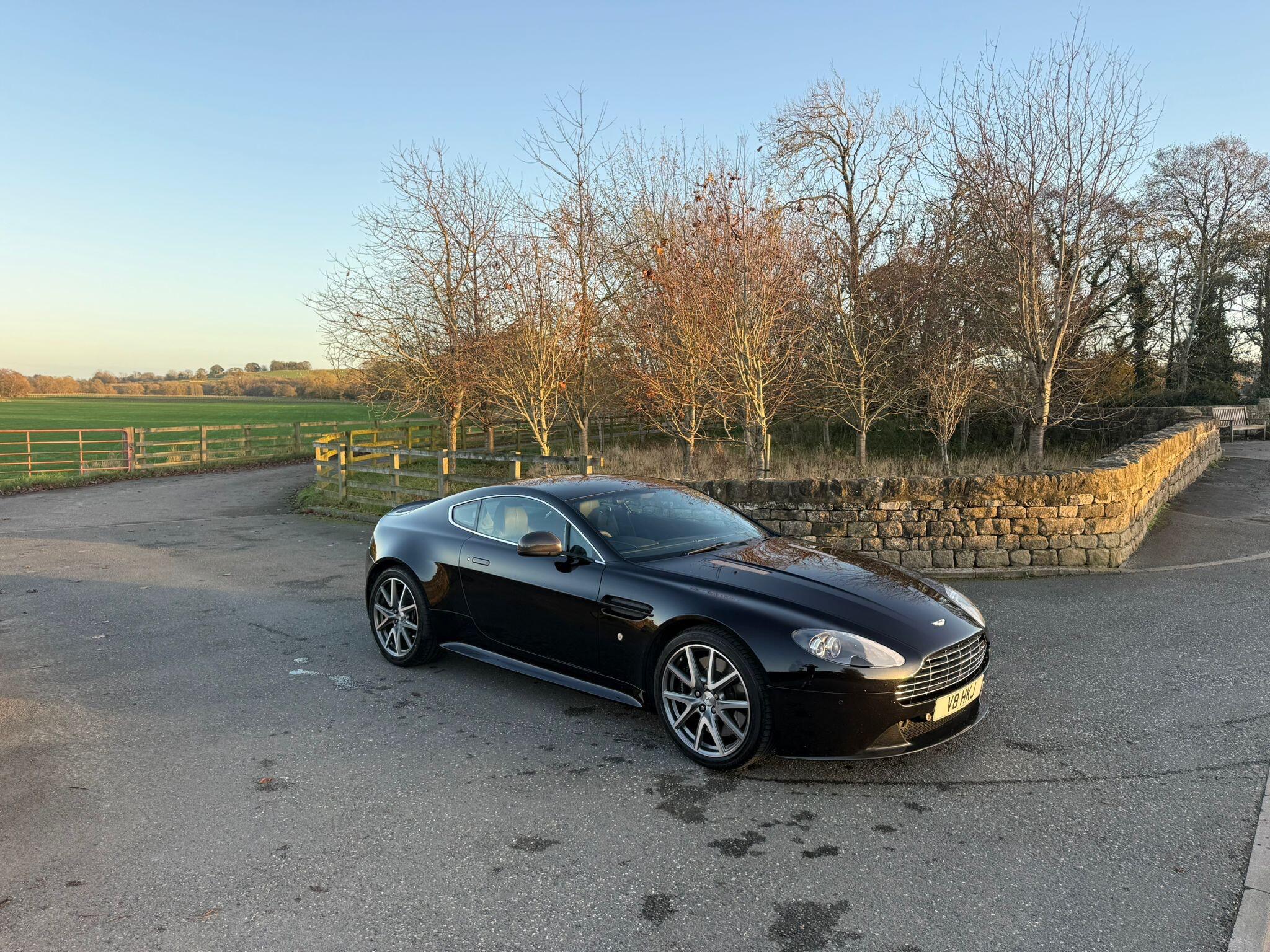 Aston Martin Vantage