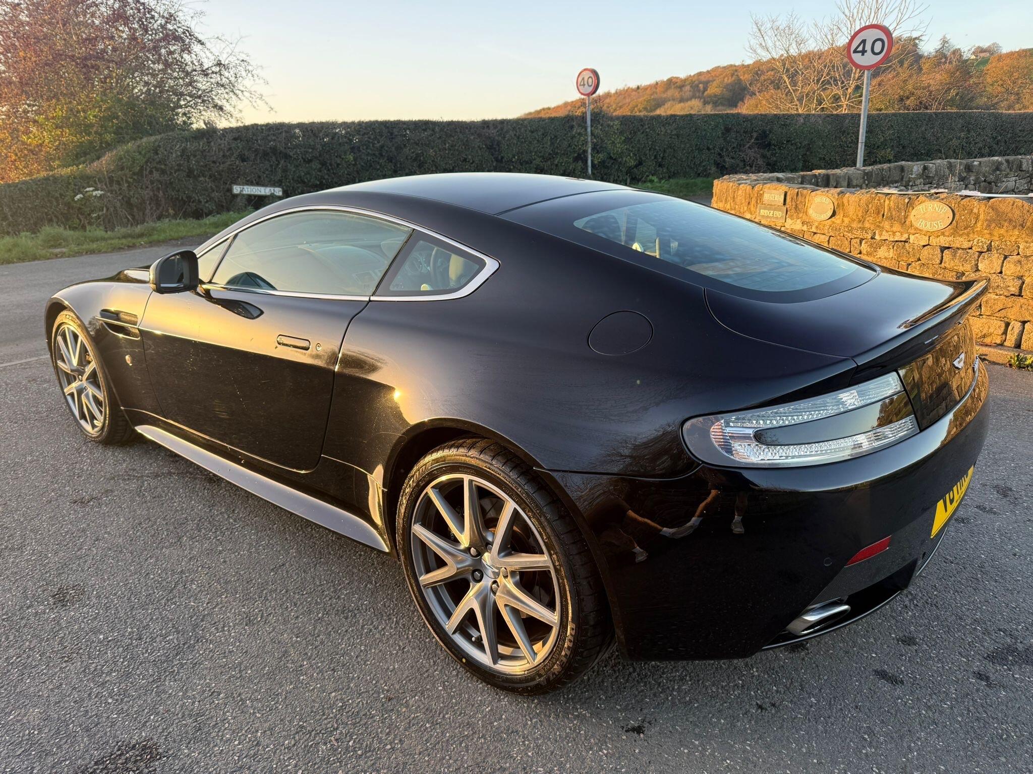 Aston Martin Vantage