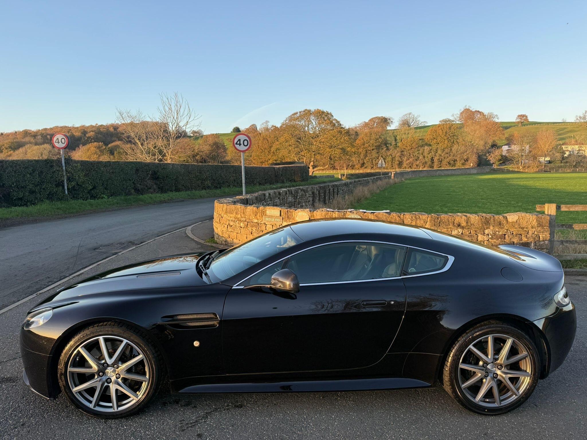 Aston Martin Vantage