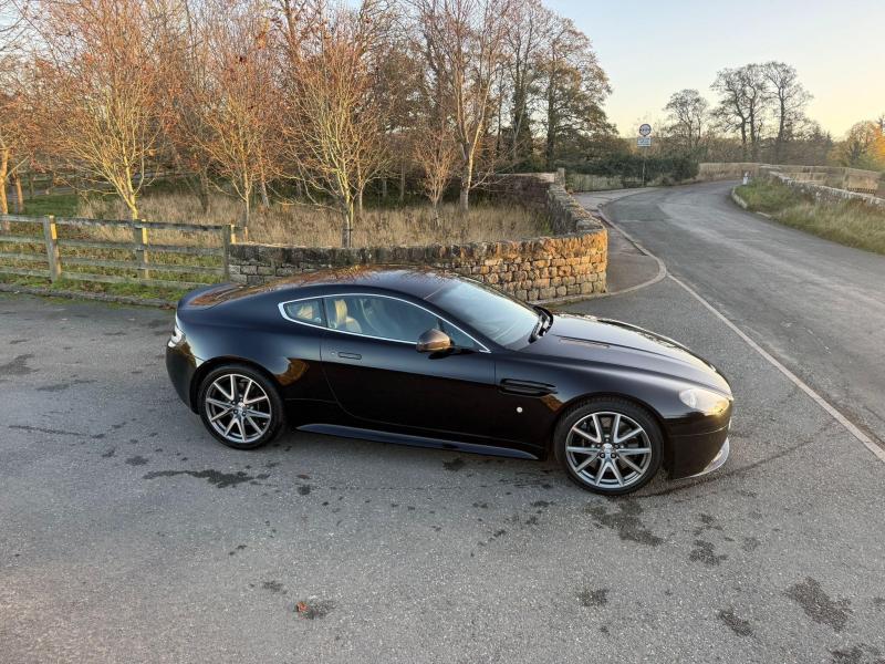 Aston Martin Vantage